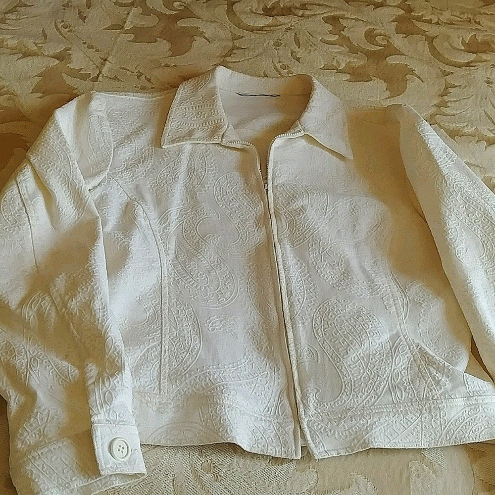 White paisley, long sleeve jacket. Like new